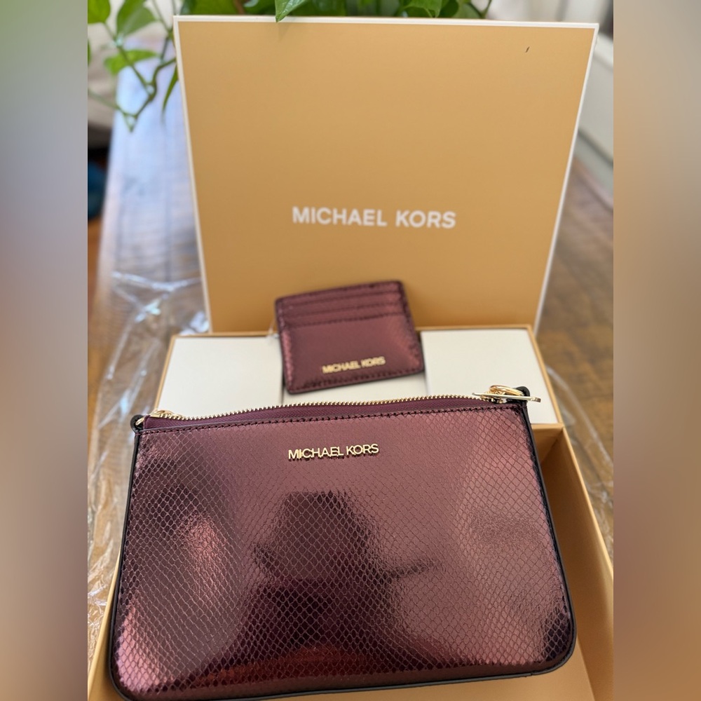 Michael Kors Oxblood Rouge Sombre Set - Picture 7 of 9